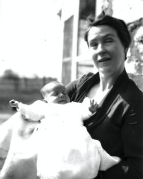  Florence Lillie Harbert with mother Lucy Hannah Turman 